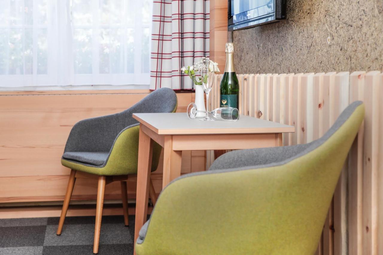פולסניץ Hotel & Restaurant Waldblick מראה חיצוני תמונה